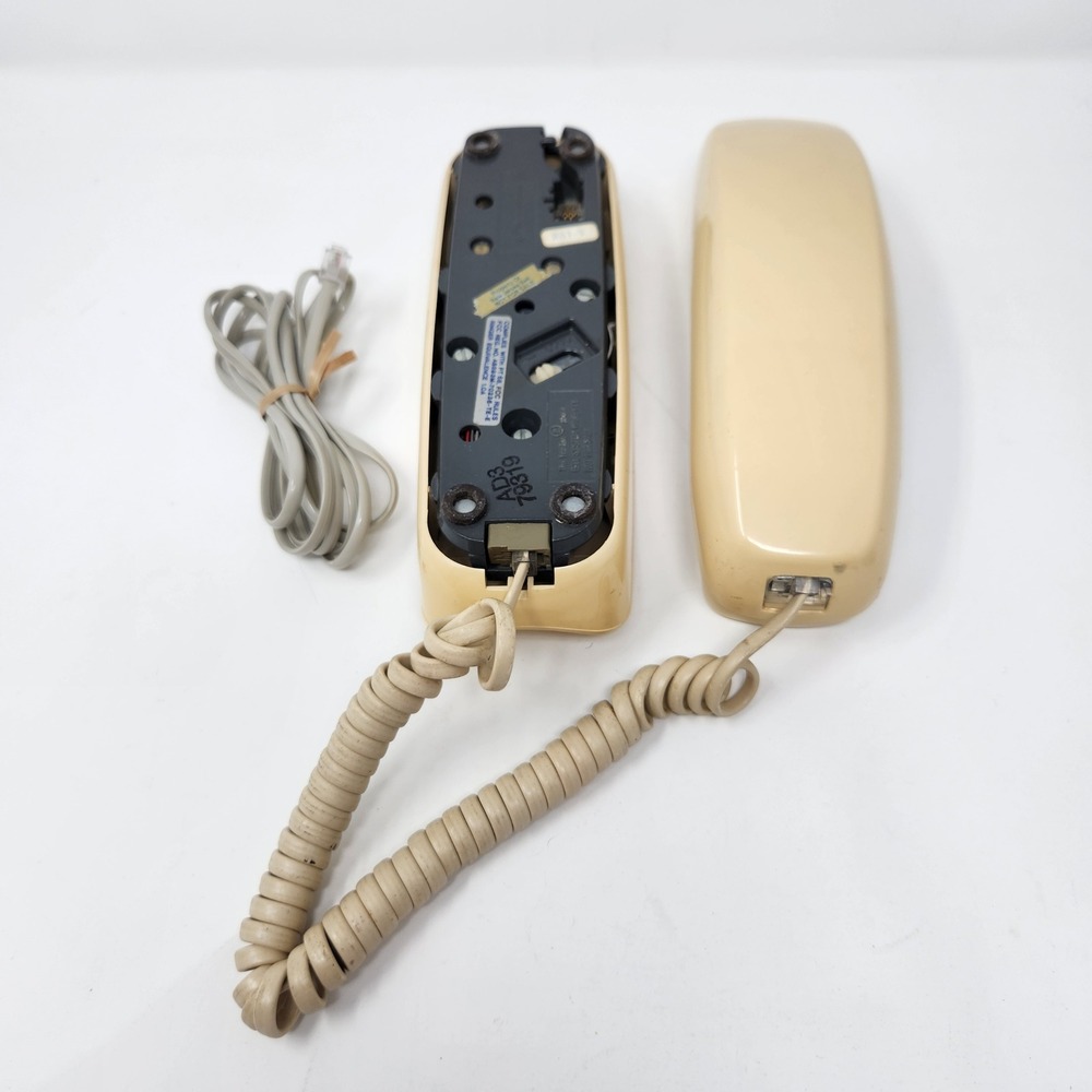 Vintage Trimline Bell Touch Tone Corded Wall or Table Phone - dial tone - Picture 4 of 6